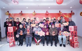 创立于2000年源委十年岁月的不懈尽力与生长。从首先的私人幼网站到2006年网站正式改名为凤鸣轩；现正在凤鸣轩已成为国内成熟的原创文学创作与阅读平台卓绝的原创文学数字版权运营商之一，【米亚罗天色预告】
